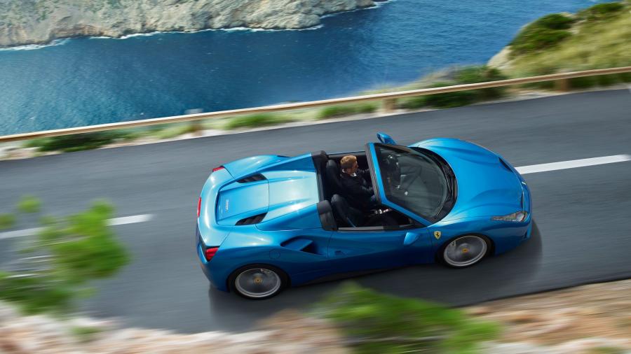  Ferrari 488 Spider 2016 года  (фото 22 из 70)